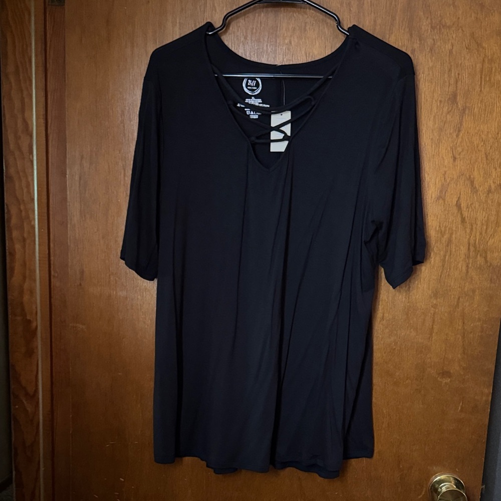 24/7 Maurice’s 1/2 Sleeve Women's Top